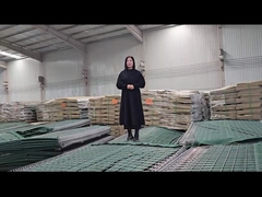 रक्षात्मक बाधाओं के चौदह कंटेनर