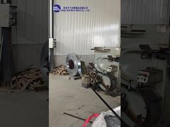 फैक्ट्री रेजर वायर की उत्पादन प्रक्रिया का प्रदर्शन करती है