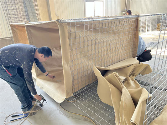 सैन्य 4-6 मिमी अनुकूलित आकार जस्ती रक्षात्मक बाधा जलप्रलय के लिए गैलफन भू-तहस्त्र कपड़े