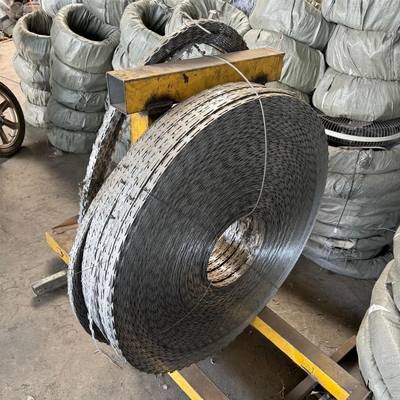 उच्च सुरक्षा बाड़ के लिए इस्तेमाल किया लोहे जस्ती या 304 स्टेनलेस स्टील रेजर ब्लेड बाड़ लगाने के तार