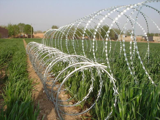रेजर बारबेड वायर रेजर वायर bto-10 सैन्य और निजी के साथ अपनी संपत्ति सुरक्षित