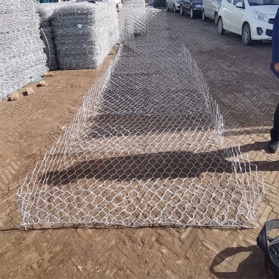 स्टोन्स डबल ट्विस्ट के लिए 2.5 मिमी 6 * 2 * 0.3 मीटर आकार जस्ती स्टील के पिंजरे: